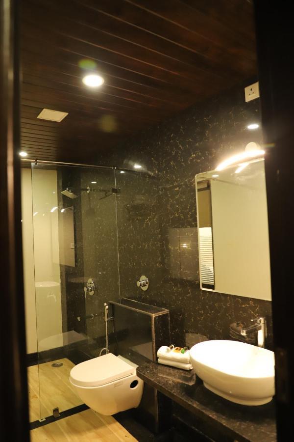 Clover Inn Udaipur Ngoại thất bức ảnh