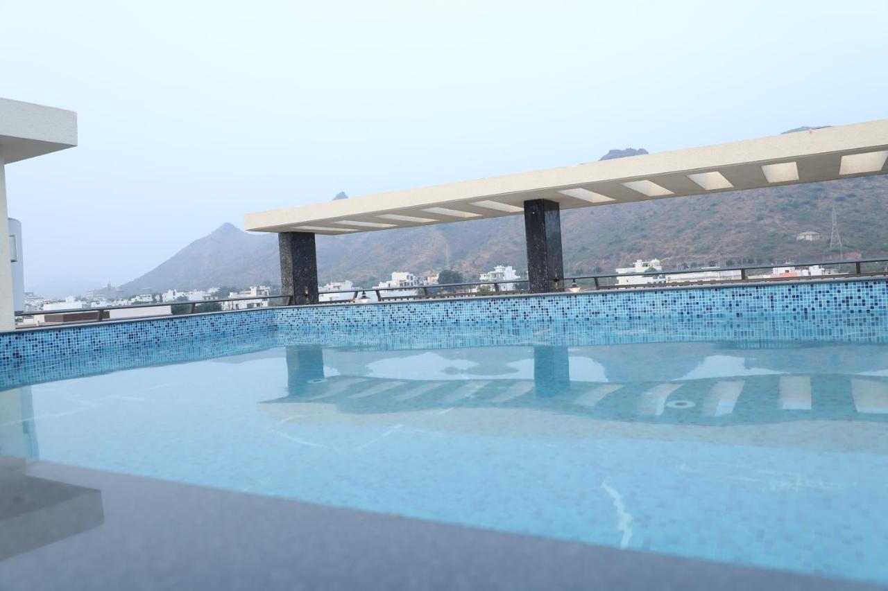 Clover Inn Udaipur Ngoại thất bức ảnh