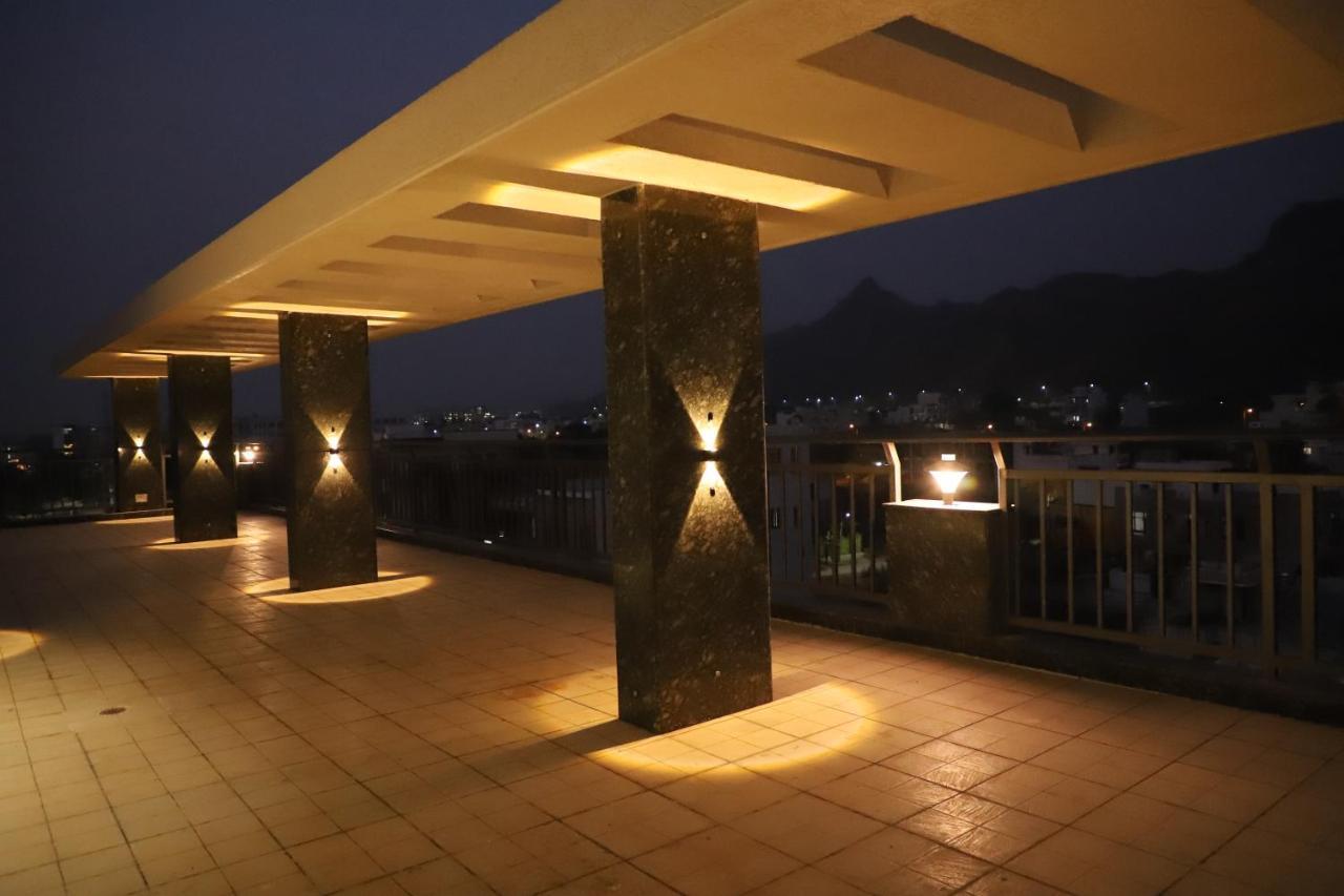 Clover Inn Udaipur Ngoại thất bức ảnh