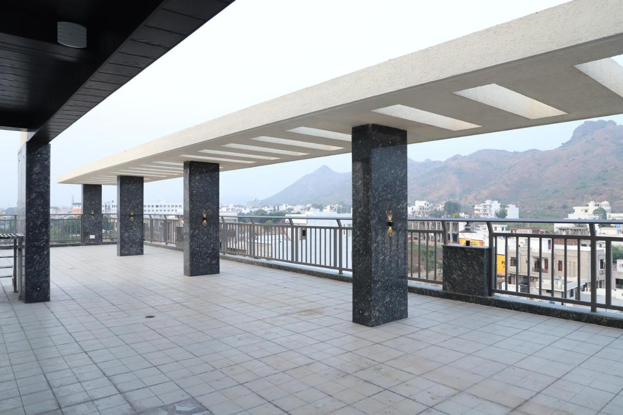 Clover Inn Udaipur Ngoại thất bức ảnh