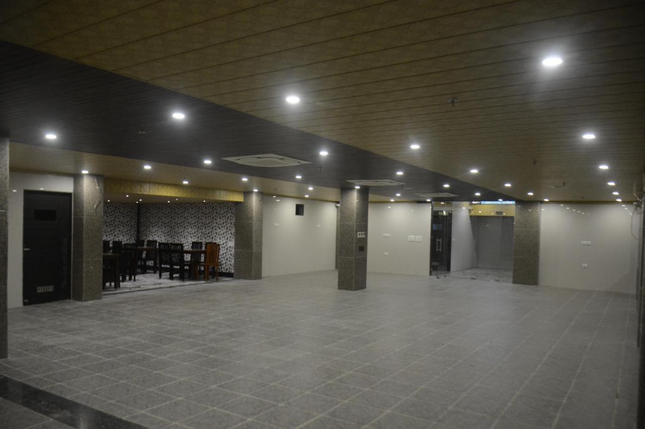 Clover Inn Udaipur Ngoại thất bức ảnh