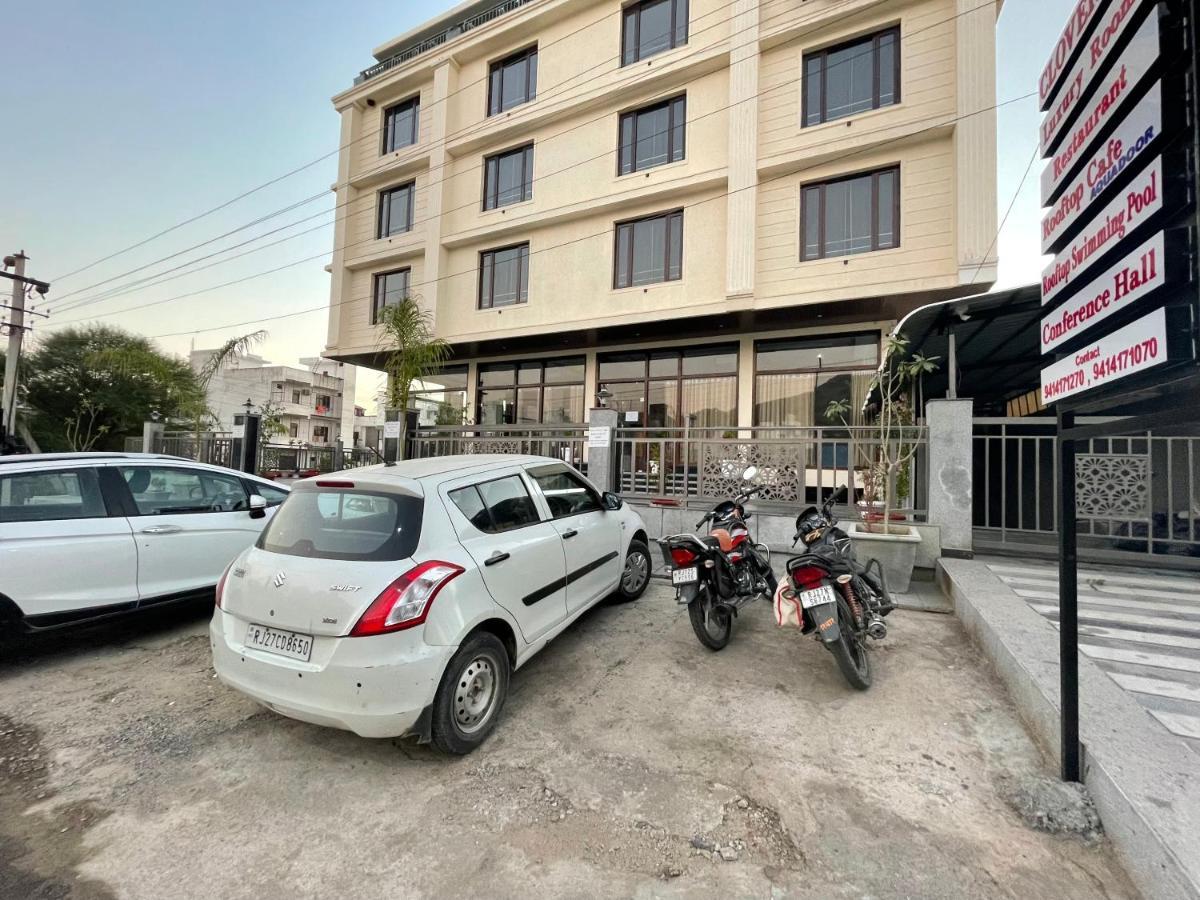 Clover Inn Udaipur Ngoại thất bức ảnh