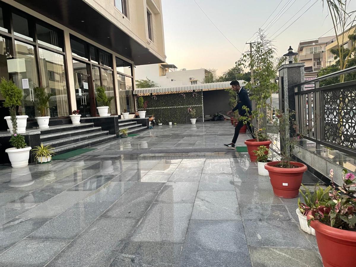 Clover Inn Udaipur Ngoại thất bức ảnh